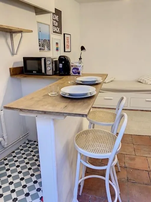 Ibiza -Sublime Studio Place De La Trinite- Netflix Apartment Toulouse 0*,  France