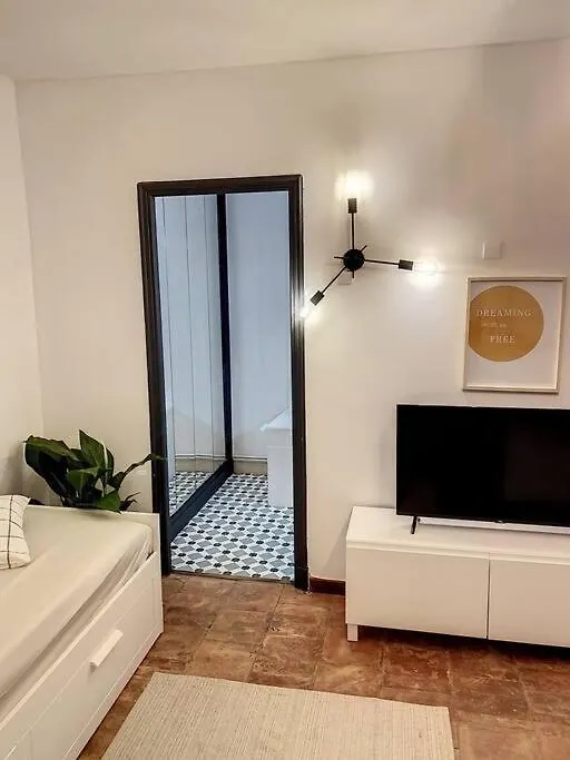 Ibiza -Sublime Studio Place De La Trinite- Netflix Apartment Toulouse France