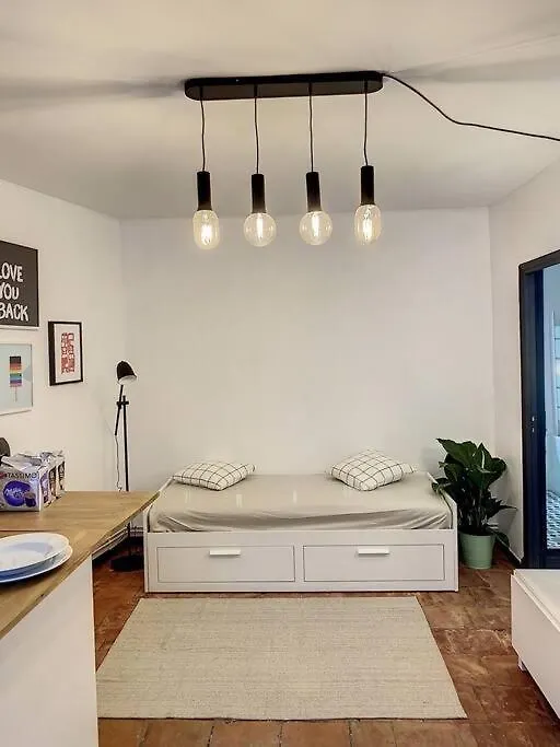 Ibiza -Sublime Studio Place De La Trinite- Netflix Apartment Toulouse France